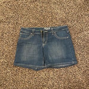 Women’s rock 47 wrangler denim shorts